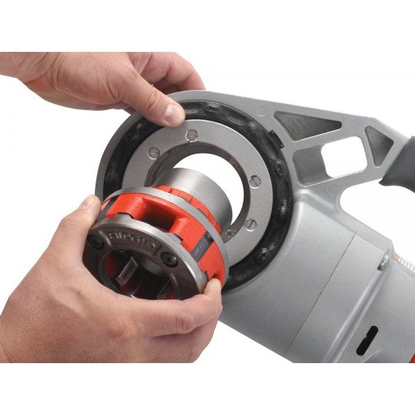 RIDGID 690-es típusú, motoros hajtású menetvágó