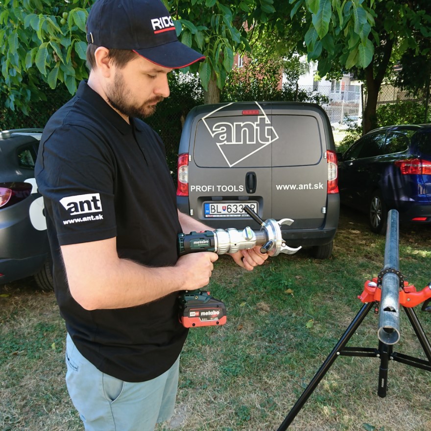 Predvedenie adaptérov Snapdrill. Prihláste sa.